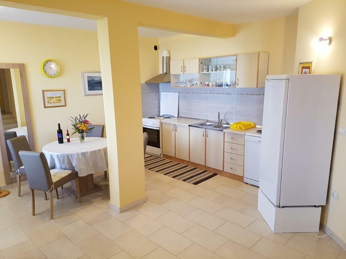 Apartment Barba Ližnjan 外观 照片